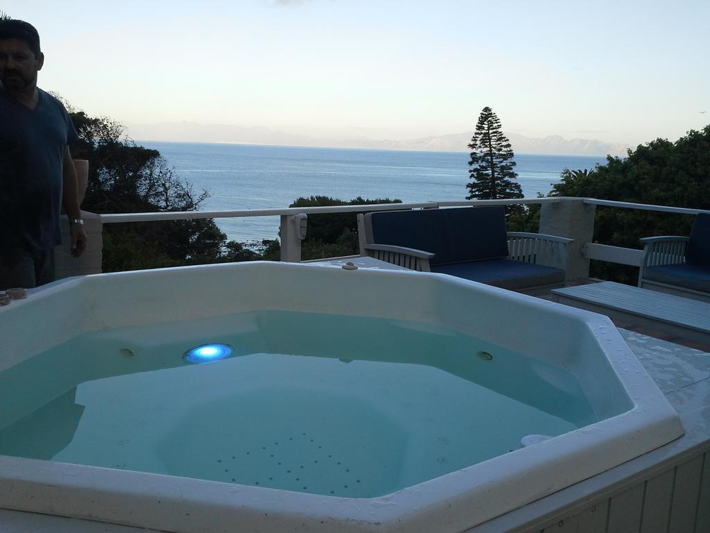 Seabreeze Luxury Two Bedroom Self Catering Penthouse Simon's Town Room photo